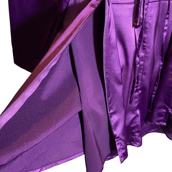 New Additions Maternity XL purple tie back 3/4 sleeve V neck side zipper blouse - Picture 4 of 6